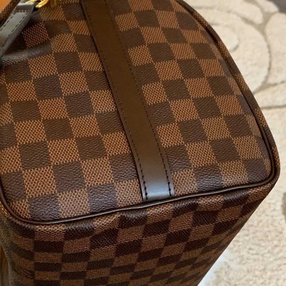 Louis Vuitton 𝐒𝐩𝐞𝐞𝐝𝐲 𝐁𝐚𝐧𝐝𝐨𝐮𝐥𝐢𝐞𝐫𝐞 30 Damier 𝐄𝐛𝐞𝐧𝐞